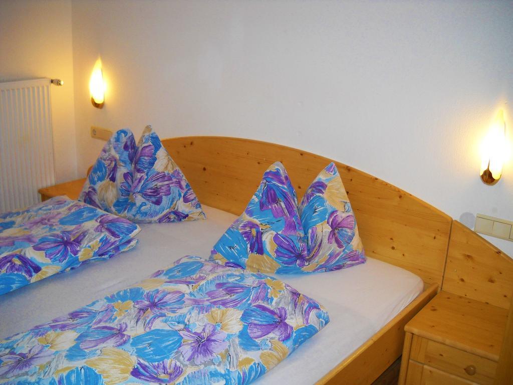 Gasthof Hohenbichl Terenten Zimmer foto